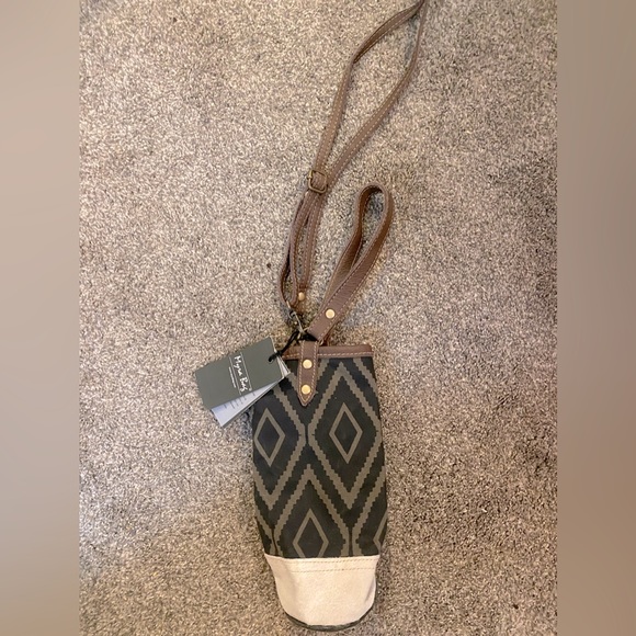 NWT bottle satchel/crossbody - Picture 2 of 2